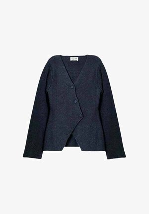 Cárdigan azul marino oscuro hecho de tela de punto, con cuello en V, mangas largas y diseño cruzado con tres botones para cierre.