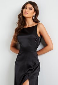 Bubbleroom DRAPY-BACK SLIT SATIN GOWN - Společenské šaty - black