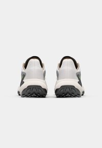 Salomon GENESIS - Løbesko trail - white/oxford tan/green gecko