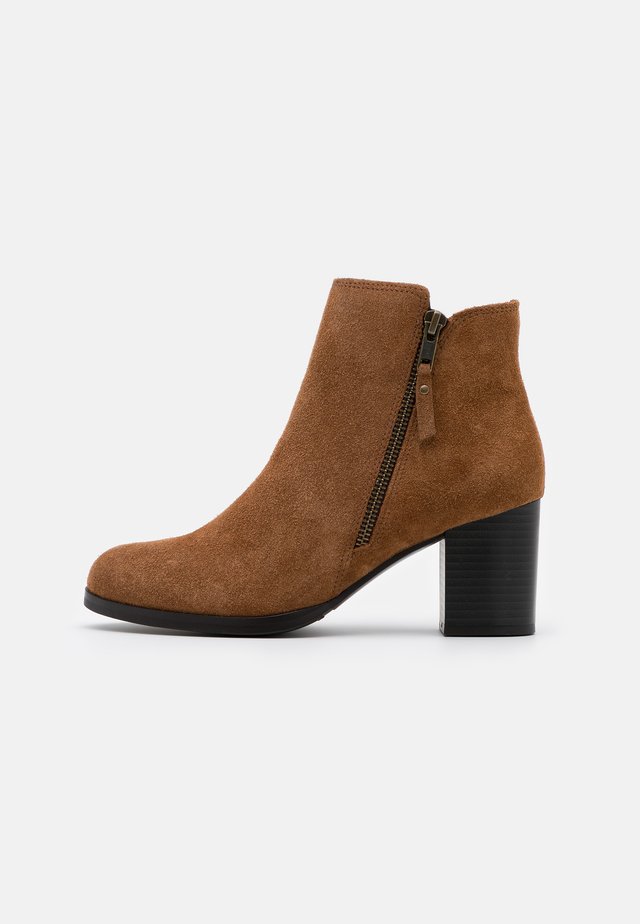 TITOU - Boots à talons - camel