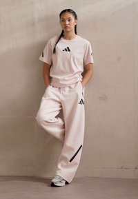 adidas Sportswear Z.N.E. BARREL LOOSE - Treningo apatinė dalis - quartz