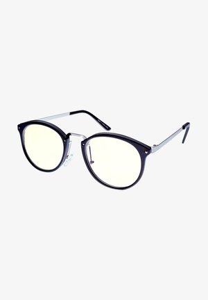 Occhiali a forma di gatto con montatura in plastica nera, dettagli in metallo argentato e lenti trasparenti. Presentano un design elegante e una forma distintiva.