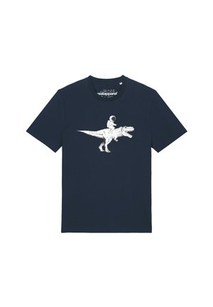 Dunkelblaues T-Shirt mit weißem Motiv eines Astronauten, der auf einem Dinosaurier reitet, mittig vorne.