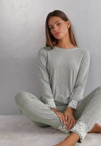 Intimissimi PRETTY FLOWER - Pyžamový top - grau j grey mélange powder white