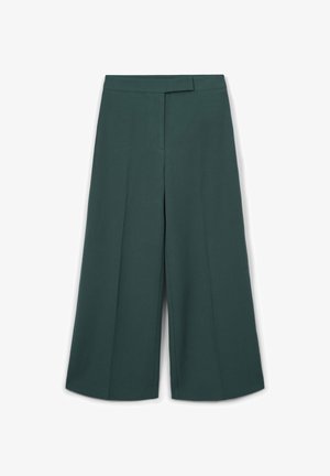 Pantaloni larghi a gamba dritta di colore verde scuro, realizzati in tessuto liscio. Presentano una parte frontale piatta con una vita e due pieghe verticali.