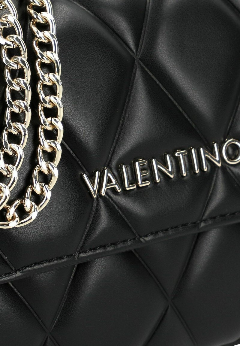 Sac Bandoulière Valentino Frisia Flap Bag Noir - Polyuréthane, étiquettes D'origine - Neuf