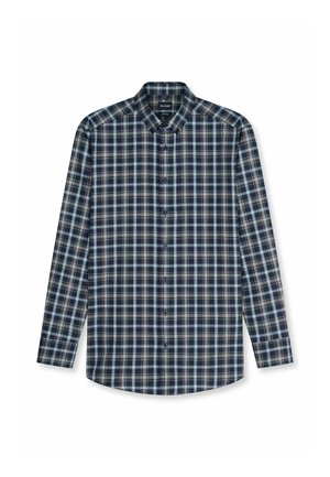 Camicia a manica lunga con bottoni, con motivo a quadri blu navy, bianco e beige e colletto con bottoni su sfondo bianco.