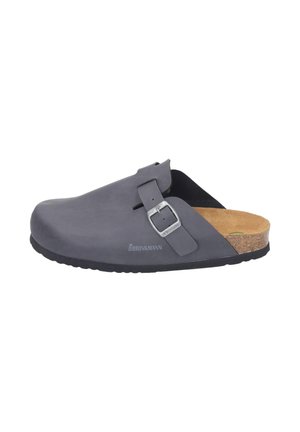 Sabot en cuir gris avec une boucle décorative, semelle en liège et semelle en caoutchouc noir. Dispose d'une large ouverture et d'une texture lisse.