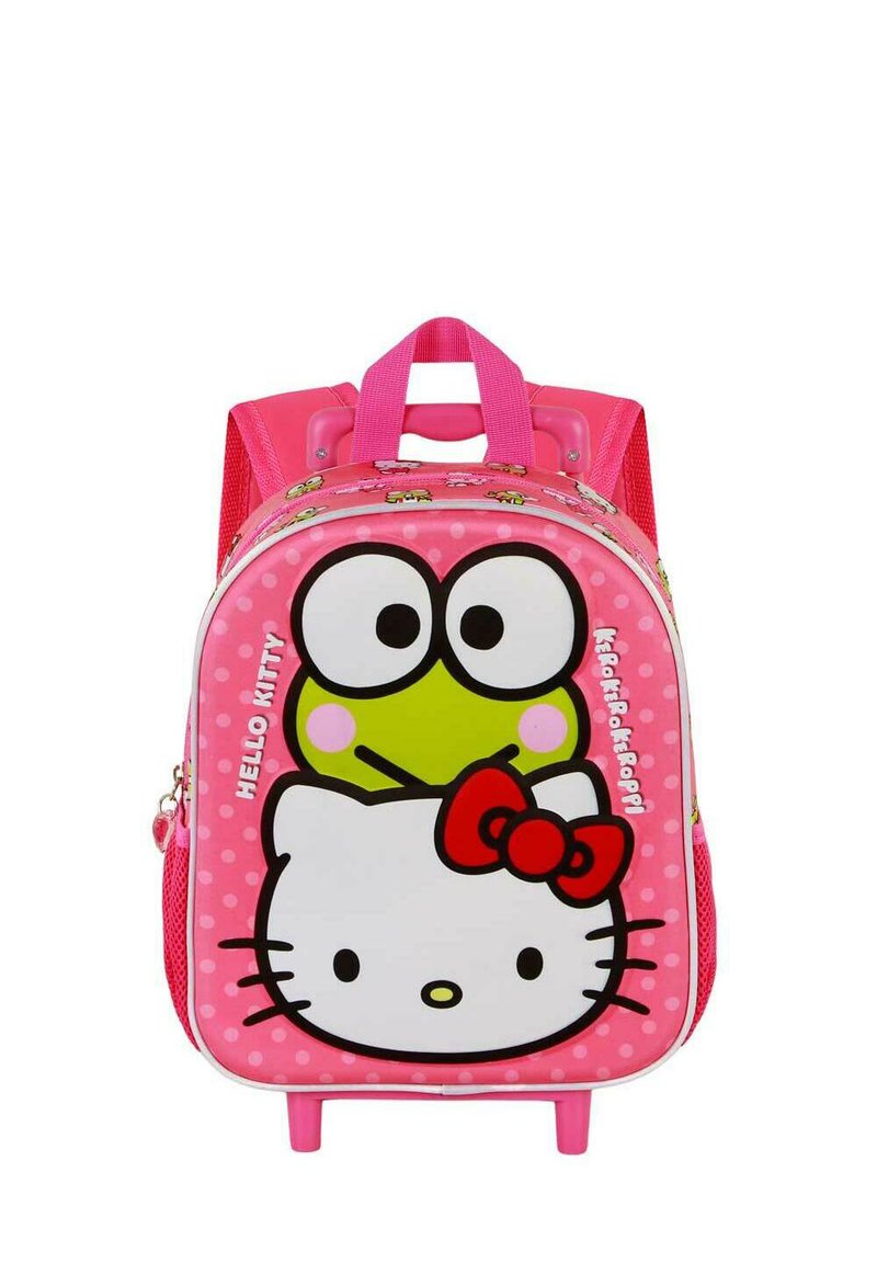 Roze rugzak met een Hello Kitty en een kikker ontwerp. Het heeft een gladde plastic afwerking, gaas zijvakken en twee verstelbare banden.
