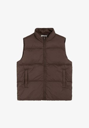 Chaleco marrón sin mangas acolchado con cremallera frontal y dos bolsillos laterales, diseñado para mantener el calor y para uso casual.