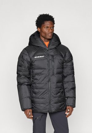 EIGER NORDWAND ADVANCED HOODED JACKET MEN - Páperová bunda - black