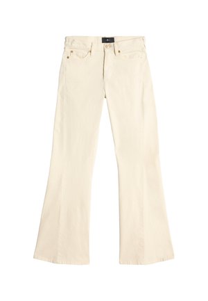 Flared jeans i cremefarvet denim med klassisk fem-lomme-design og guldfarvet hardware. Glat tekstur med synlige sømme.