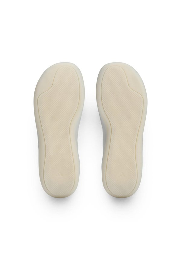 ASMC LOW GROUND - Training shoe3