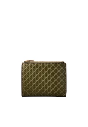 Portefeuille rectangulaire vert olive avec fermeture éclair en haut et motif diagonal de formes circulaires reliées sur une surface texturée.