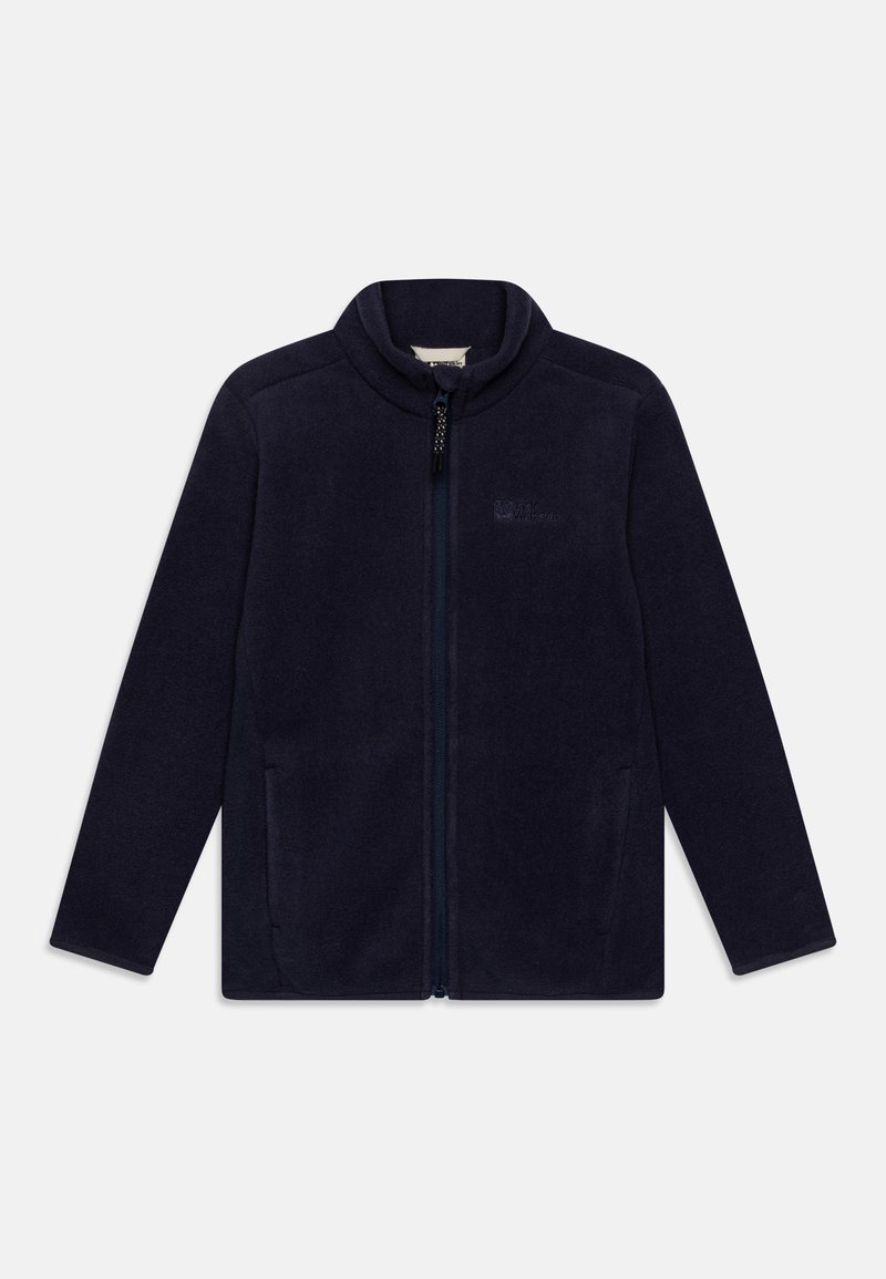 Giacca in pile blu navy con colletto alto, zip completa, due tasche laterali e un dettaglio del logo discreto sul petto. Tessuto liscio, vestibilità comoda.