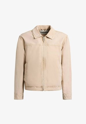 Beżowa kurtka na zamek z kołnierzem, długimi rękawami, dwoma bocznymi kieszeniami i widocznymi przeszyciami na białym tle.