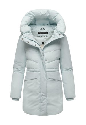 Lichtblauwe, puffy winterjas met hoge kraag, ritssluiting aan de voorkant, drukknoopsluiting en twee vo pockets; heeft een zachte binnenvoering.