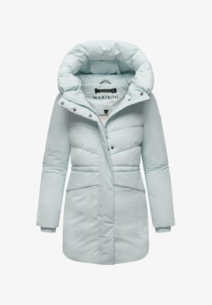 Lichtblauwe, puffy winterjas met hoge kraag, ritssluiting aan de voorkant, drukknoopsluiting en twee vo pockets; heeft een zachte binnenvoering.