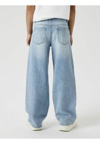 Name it NKFROSE WIDE - Laisvo kirpimo džinsai - light blue bleached denim
