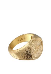 Aranygyűrű, textúrált sávval és kör alakú, érme formájú felső résszel, amelyen dombornyomott minta található. Belül vésve: "TIDE."