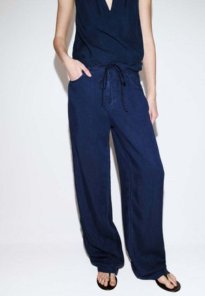 Mango - Jeansy Relaxed Fit