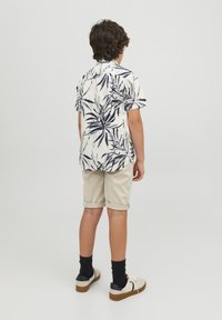 Jack & Jones Junior JPSTBOWIE JJSHORTS SOLID - Szorty