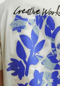 Jack & Jones RUNDHALS - T-shirt print - buttercream