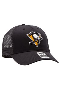 Schwarze Baseballmütze mit einem gestickten Pinguin-Logo auf einem gelben Dreieck. Netzrücken mit gebogenem Schirm und verstellbarem Riemen.