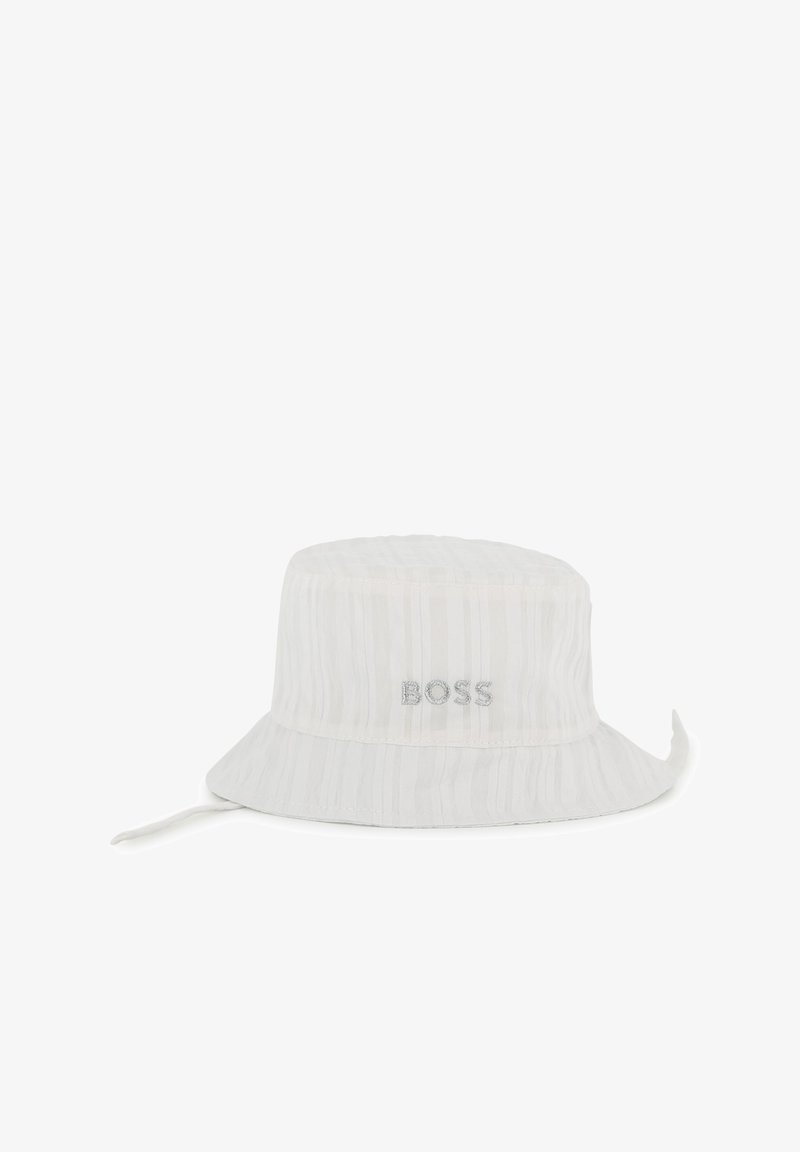 Chapeau bob à rayures blanches en tissu, avec une calotte ronde et un large bord, orné d'un logo "BOSS" brodé en argent.