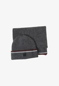 Nevybráno, gris grey