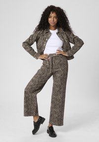 Kaffe LEONDRA - Denimová bunda - feather gray   black animal