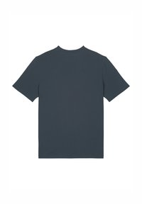 Donkergrijze t-shirt met korte mouwen, gemaakt van zachte stof, heeft een klassiek ronde hals ontwerp met een gladde, gelijkmatige textuur en geen zichtbare patronen.