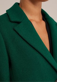 WE Fashion Kort kappa / rock - green