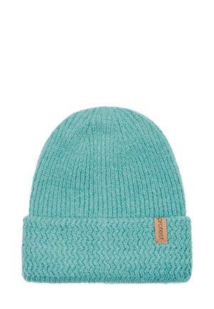 Turquoise gebreide muts met een geribbelde structuur en een opgerolde rand. Bevat een klein label met de merknaam "Protest" eraan bevestigd.