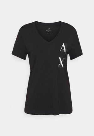 Czarny T-shirt z krótkim rękawem i dekoltem w serek, z białym logo "AX" na lewej piersi, rozmiar mały, z marką Armani Exchange wewnątrz kołnierzyka.