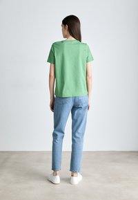 GANT TONAL SHIELD - Basic póló - seacrest green