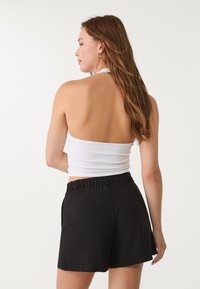 Stradivarius Short - black