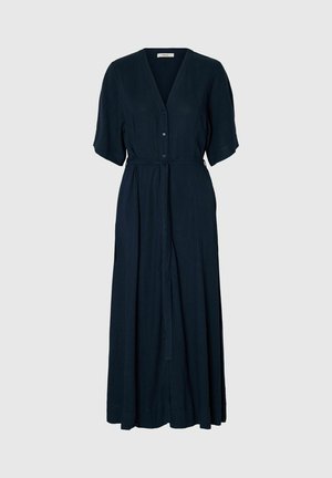 Robe midi bleu marine avec manches courtes, col en V, boutons sur le devant et ceinture nouée à la taille sur fond uni clair.
