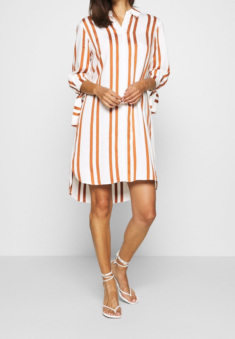 comma Robe chemise - white