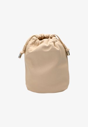 Beige læder pose med snor, glat tekstur, rund form og metalliske detaljer på snorene til lukning.