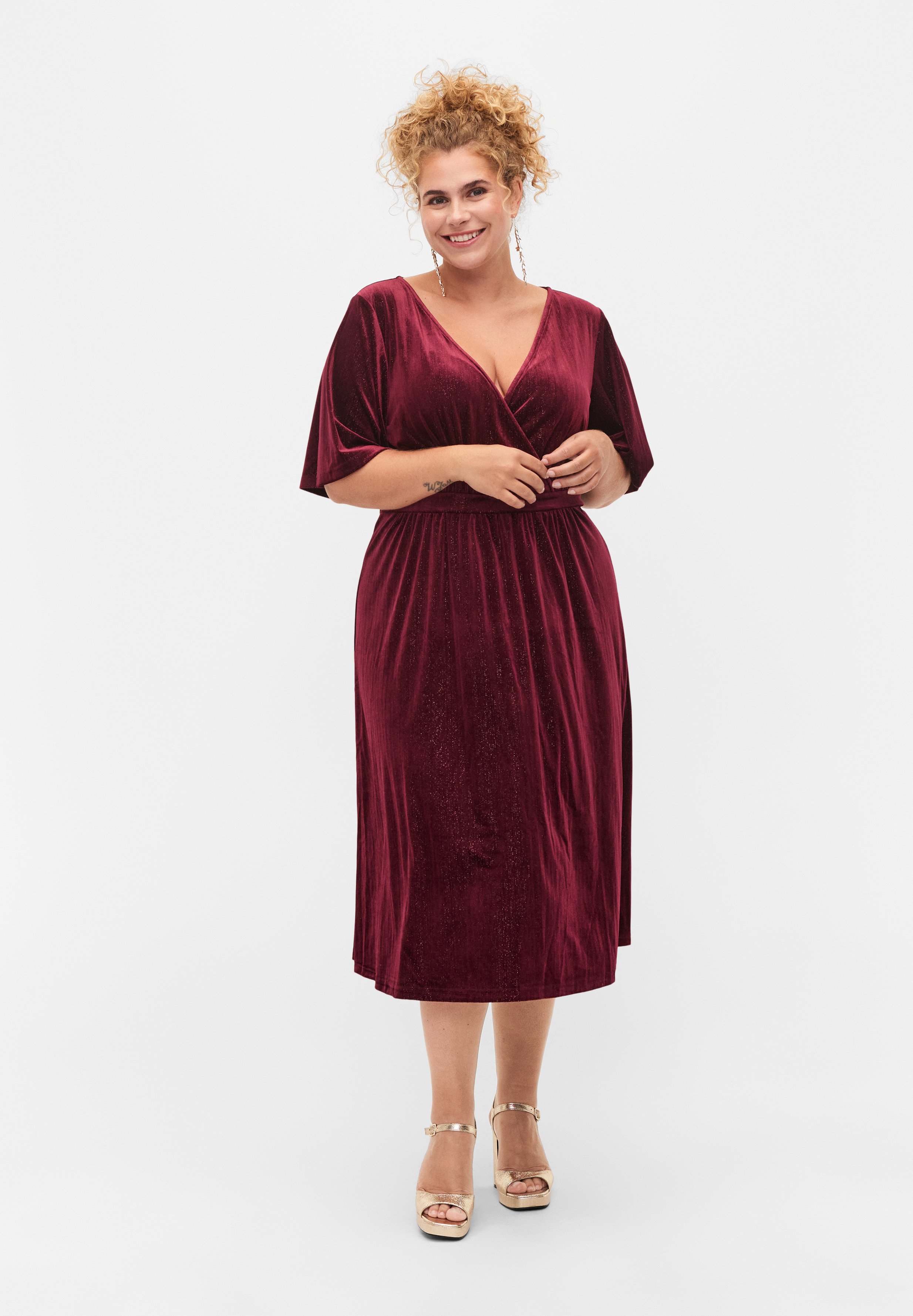 Zizzi WITH V NECKLINE AND GLITTER - Jurk - winetasting/rood - Zalando.nl