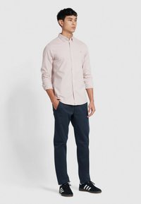 Farah STEEN SLIM FIT SHIRT - Camicia - dark pink