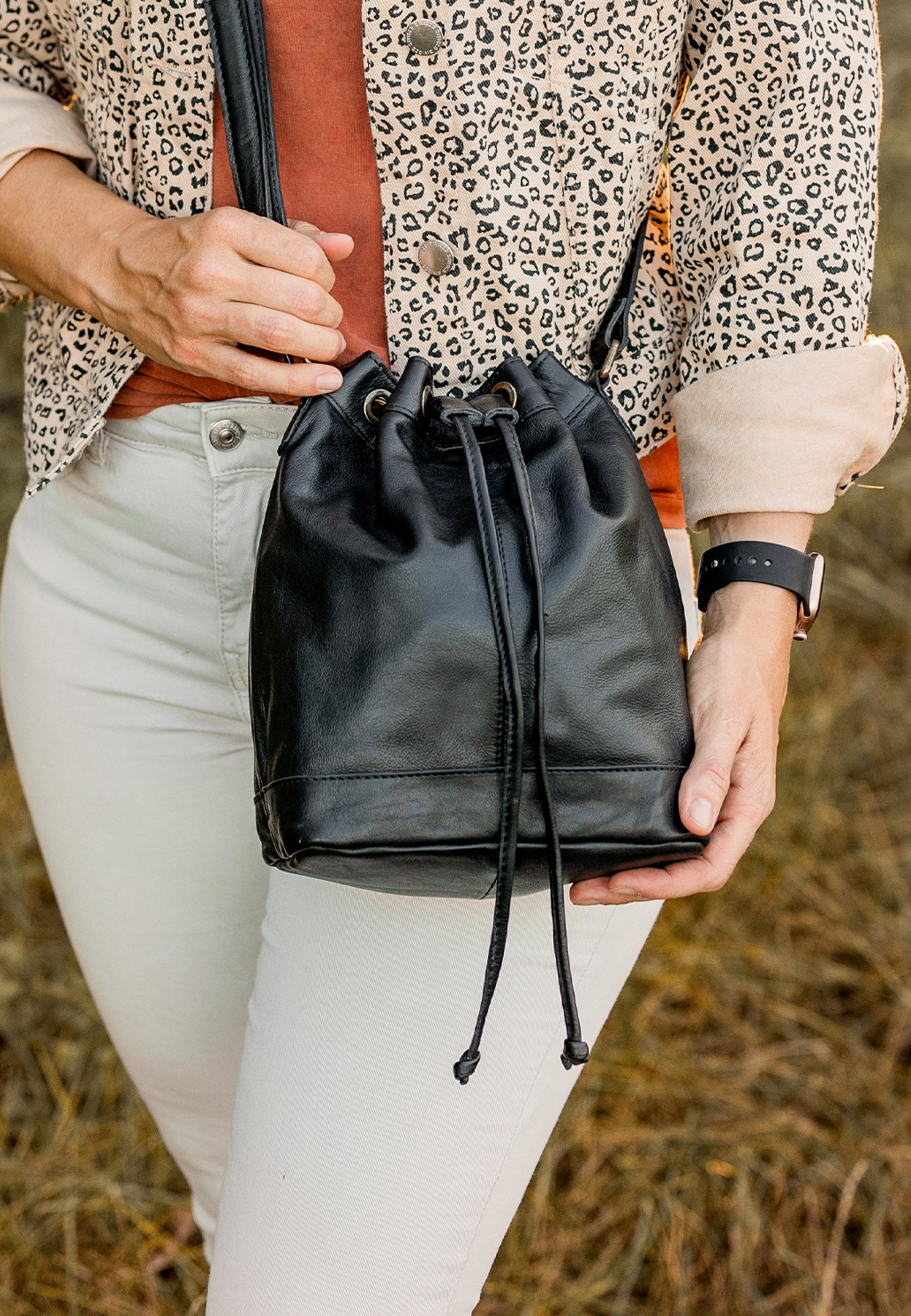 Gusti Leder IVY Bandolera schwarz/negro