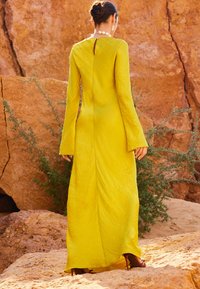 Next COLUMN REGULAR FIT - Proginė apranga - ochre yellow