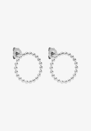 Silberne Creolen mit einem strukturierten Design und kleinen, runden Perlen. Kreisförmige Form mit einem Steckverschluss.