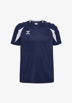 Granatowa sportowa koszulka z białymi akcentami na ramionach, krótkimi rękawami, okrągłym dekoltem i białym logo Hummel na górnej lewej części klatki piersiowej.