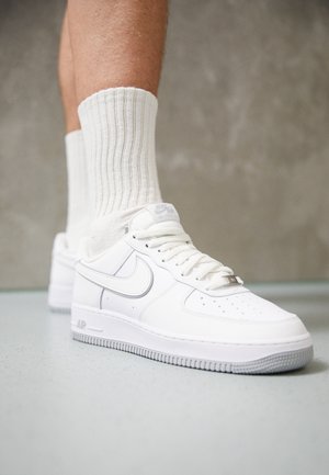 Nike Sportswear AIR FORCE 1 07 - Sneakers basse - white/wolf grey