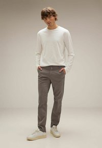 Thumbnail Image 2