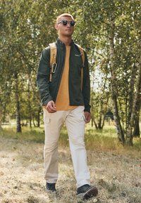 Patagonia WIND SHIELD JACKET - Soft shell jacket - pine needle green