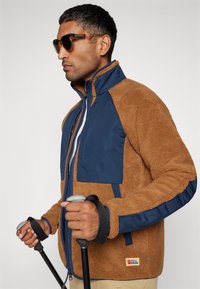 Fjällräven VARDAG PILE JACKET M - Jakna od flisa - chestnut/navy